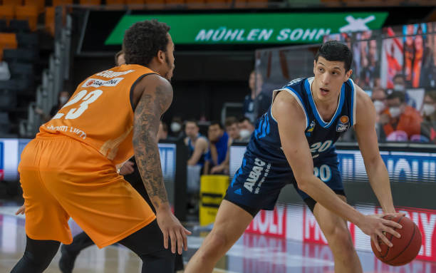 因此在开赛 因此在开赛