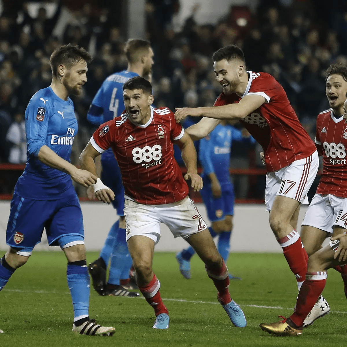 年赛事的申 年赛事的申